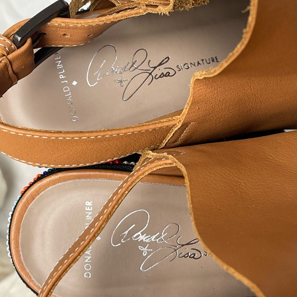 NWOT Donald J. Pliner OMARA Donald & Lisa Signature Beaded Block Heels Size 8.5 - Picture 12 of 17